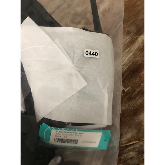 Vince Camuto Amenala Booties High Heeled Ankle Leather Fringe Black NWT Size 6.5 - Picture 6 of 6